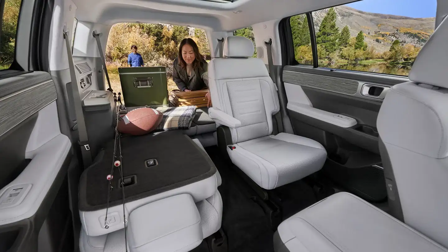 2026 Hyundai Santa Fe touchscreen display and technology console