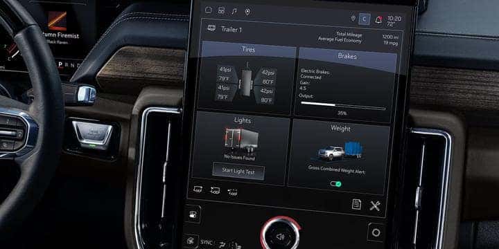 2025 GMC Yukon Infotainment and Driver Assistance in Branford, CT