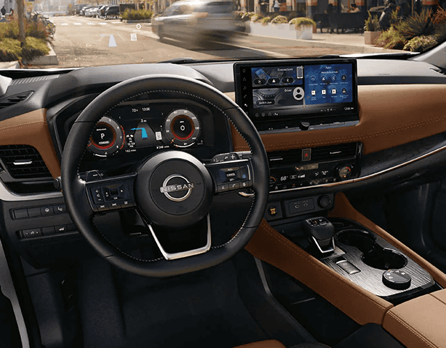 interior-3-desk-Nissan-Rogue