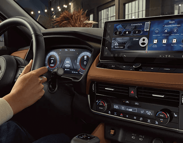 interior-8-desk-Nissan-Rogue