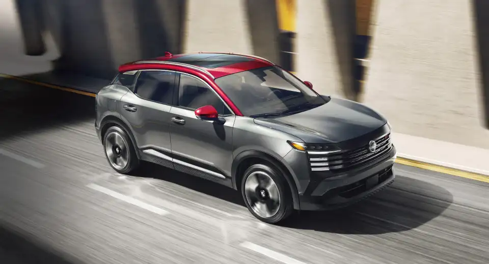 Nissan Kicks driving, side view