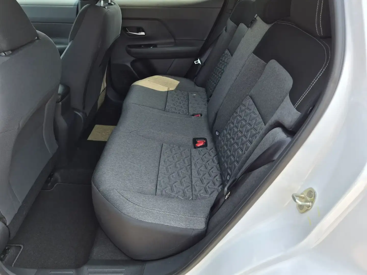Nissan Kicks rear seats, showing the 60/40 split bench