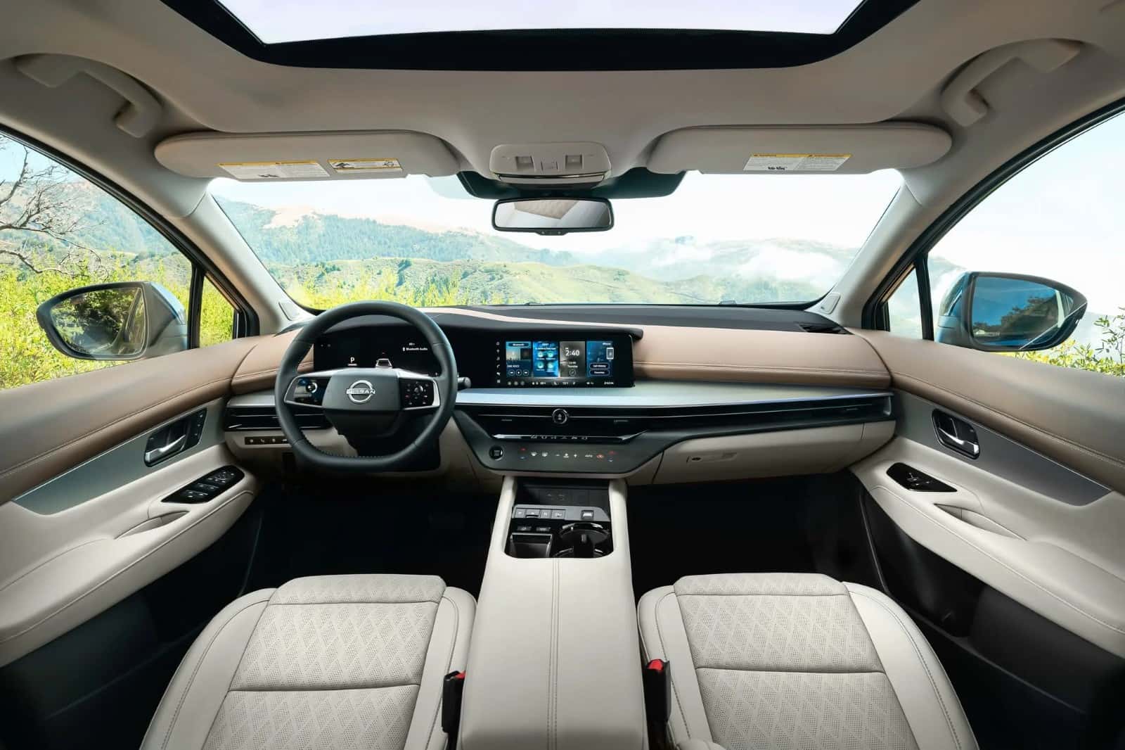 Interior of the Nissan Murano seen from the second row, in cream leather