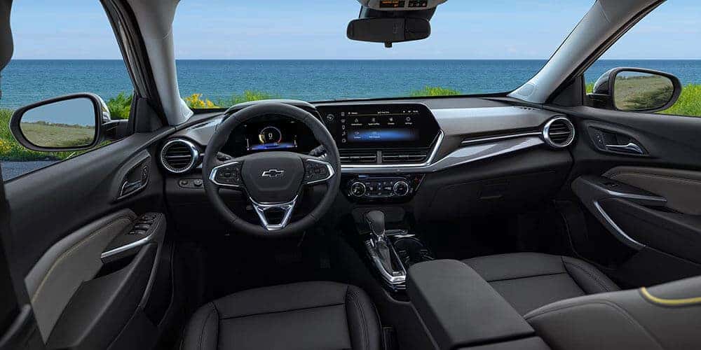 Front Seats and Dash of the 2025 Chevrolet Trax in St. Louis