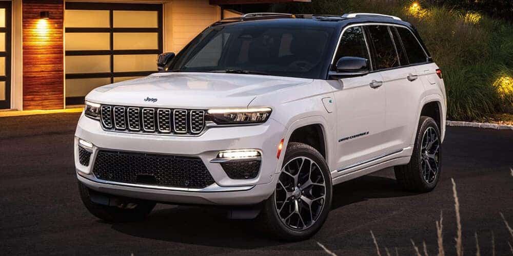 Exterior of 2025 Jeep Grand Cherokee in St. Louis