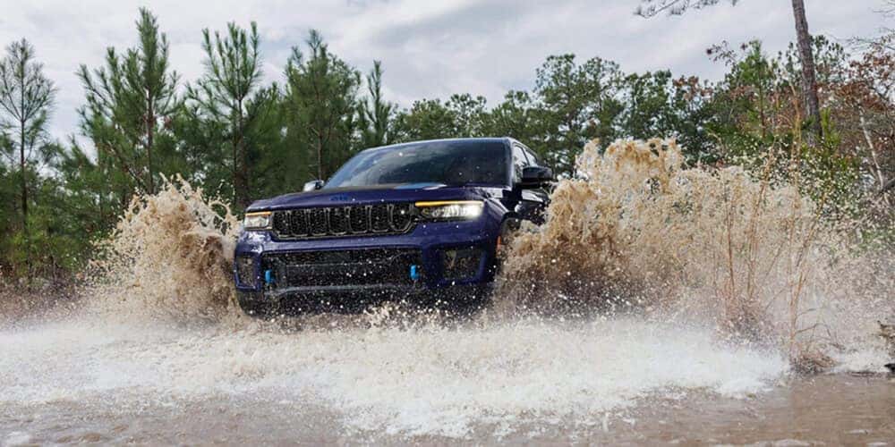 2025 Jeep Grand Cherokee fording water