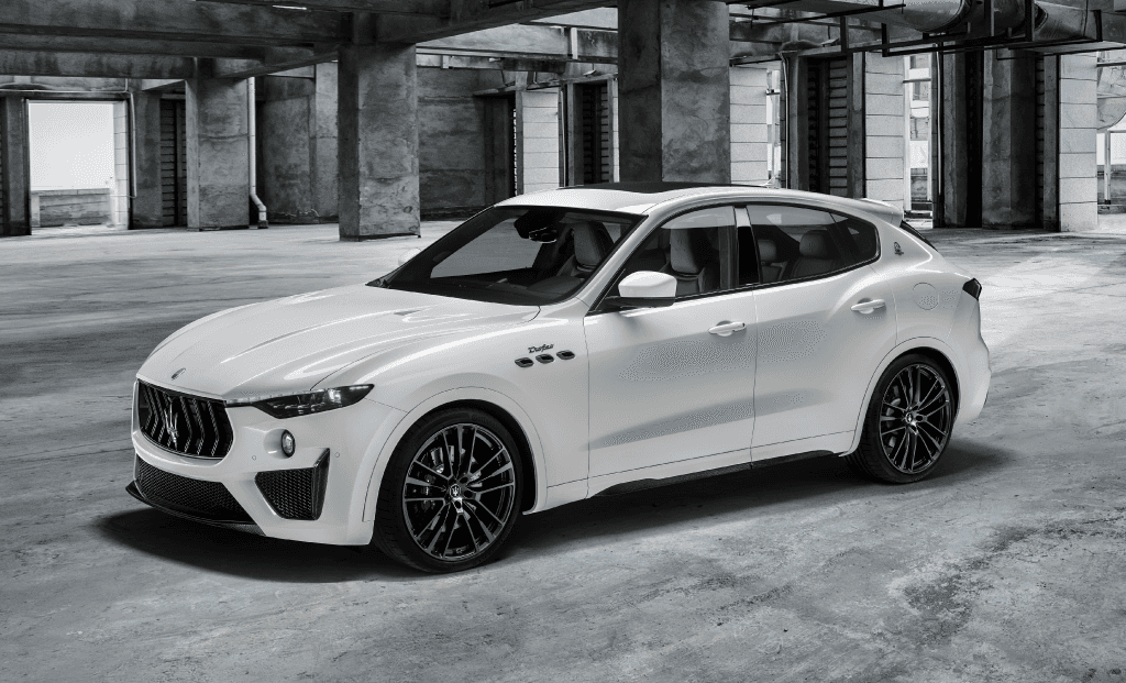 Maserati Levante белая