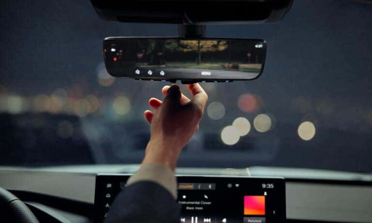 2026Mitsubishi-Outlander-InteriorRearViewMirror