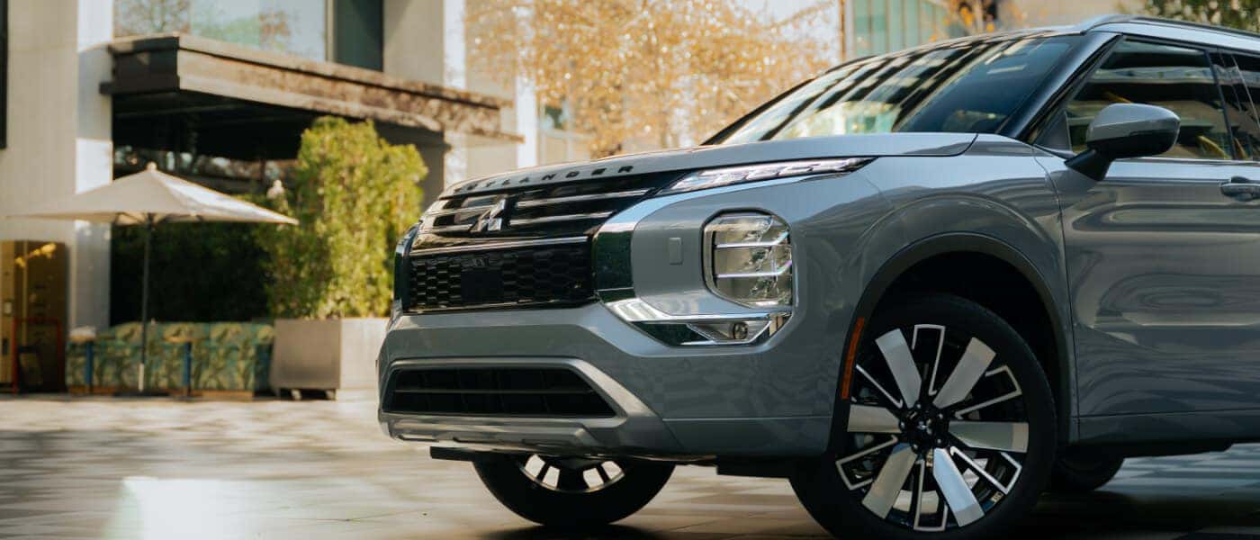 2026Mitsubishi-Outlander-ExteriorSideViewByBuildings