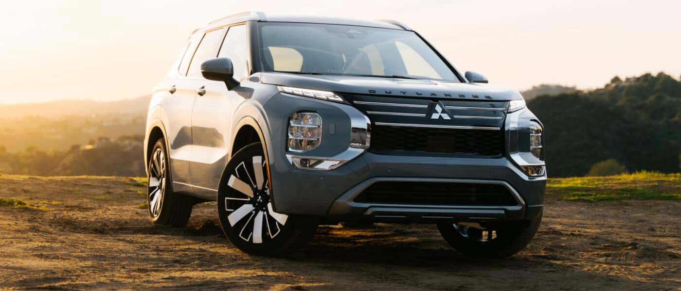 26Mitsubishi-Outlander-ExteriorFrontAtSunrise