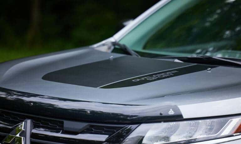 26Mitsubishi-OutlanderSport-ExteriorHoodShot