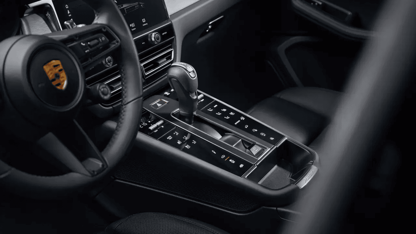 https://di-uploads-pod29.dealerinspire.com/porscheontario1/uploads/2021/07/2021-porsche-macan-interior-features.png