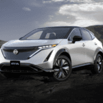 Nissan Ariya Venture Everest White Pearl Tricoat: Black Diamond Pearl