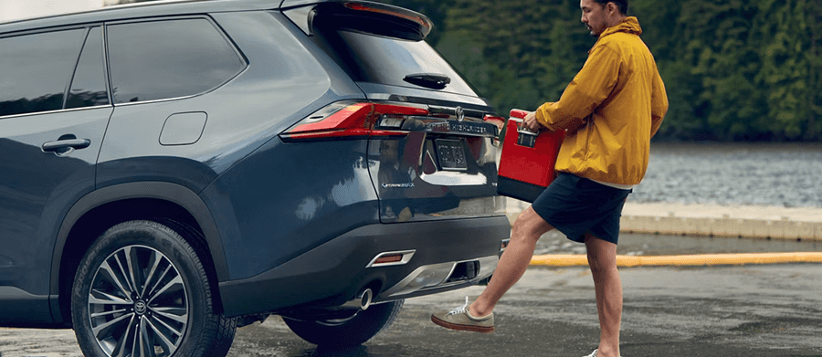 Available Hands-Free Power Liftgate
