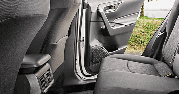 Available Dual Zone Climate Control With Rear Vents