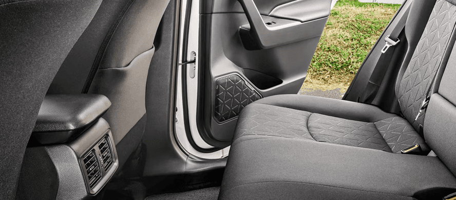 Available Dual Zone Climate Control With Rear Vents