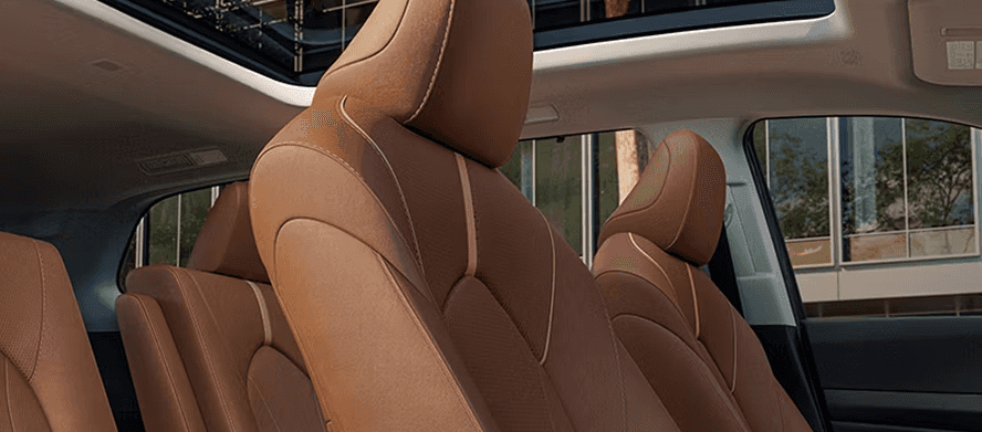 Grand Highlander leather-trimmed seats