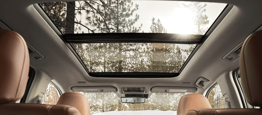 Grand Highlander panoramic glass roof