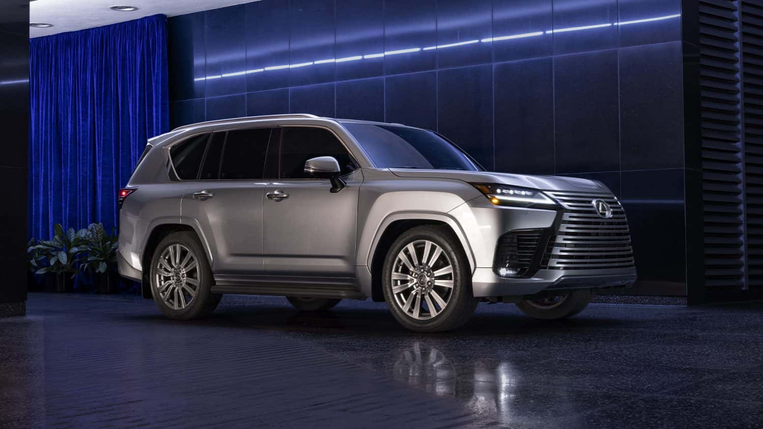 Lexus LX 700h 